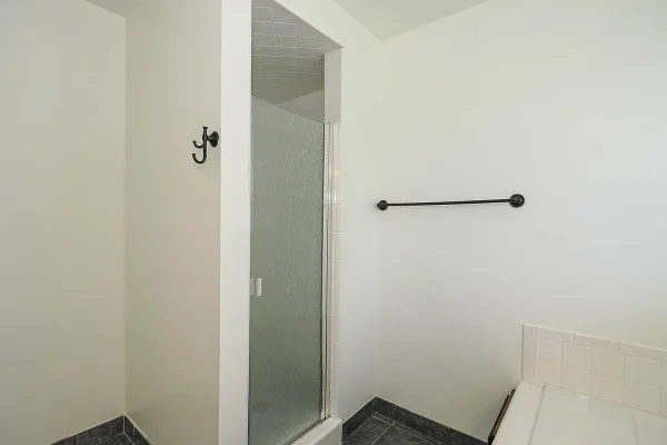 f520065b1be938667b07b518789aa7b1-uncropped_scaled_within_1536_1152 f520065b1be938667b07b518789aa7b1-uncropped_scaled_within_1536_1152